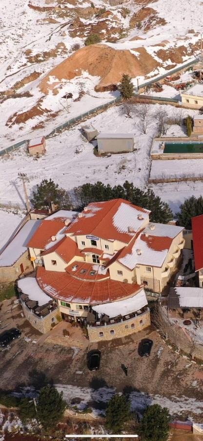 Auberge Tourtite 伊夫兰 外观 照片